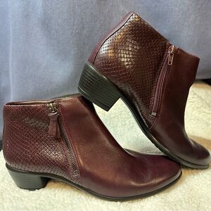 Ecco Maroon Touch 35 Ankle Boots with Snakeskin Embossed Detail size 39